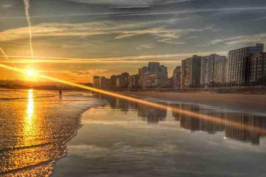 Apartamento A 100Metros De La Playa De San Lorenzo Χιχόν Εξωτερικό φωτογραφία